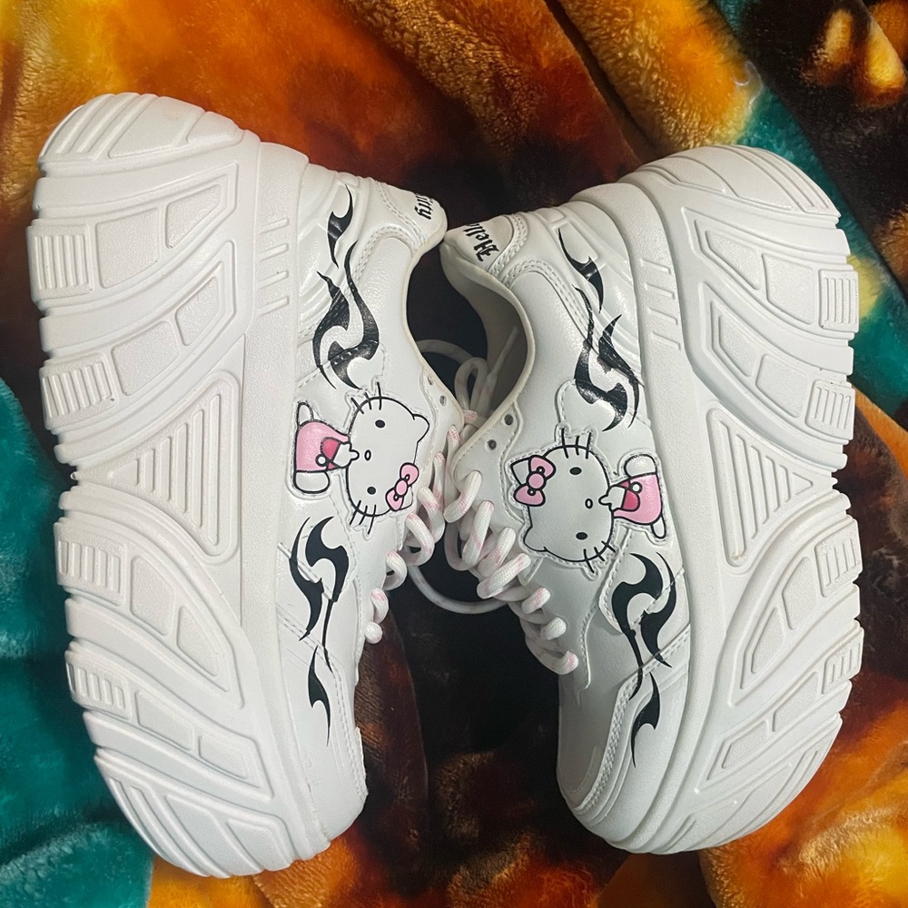 Bershka HELLO KITTY shoes